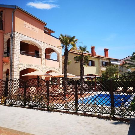 Bed & Breakfast Anita Medulin Exterior foto