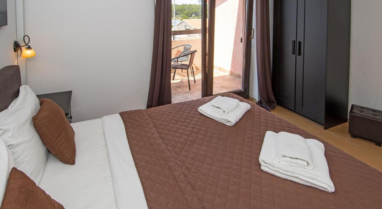 Bed & Breakfast Anita Medulin Exterior foto