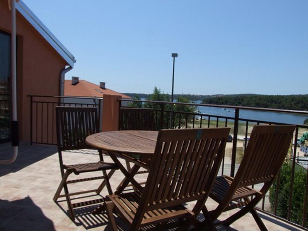 Bed & Breakfast Anita Medulin Exterior foto